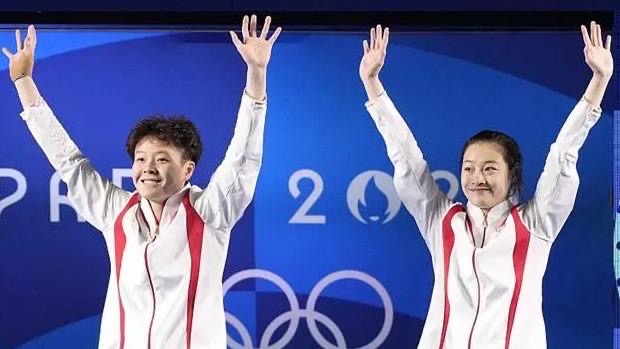 九游体育官网-阿扎伦卡重返赛场，险胜首场状态出色，巴黎圣日耳曼观众沸腾！-九游体育官网